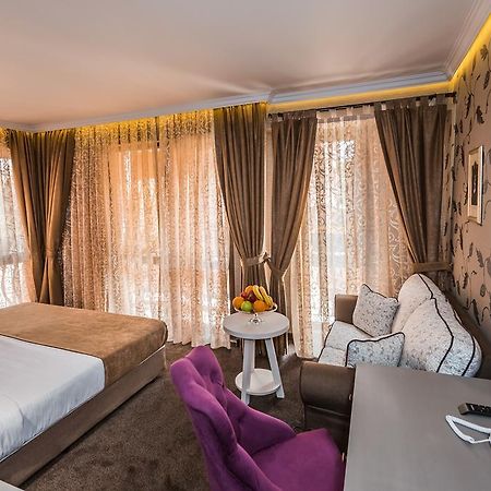 8 1/2 Art Guest House Plovdiv Bilik gambar