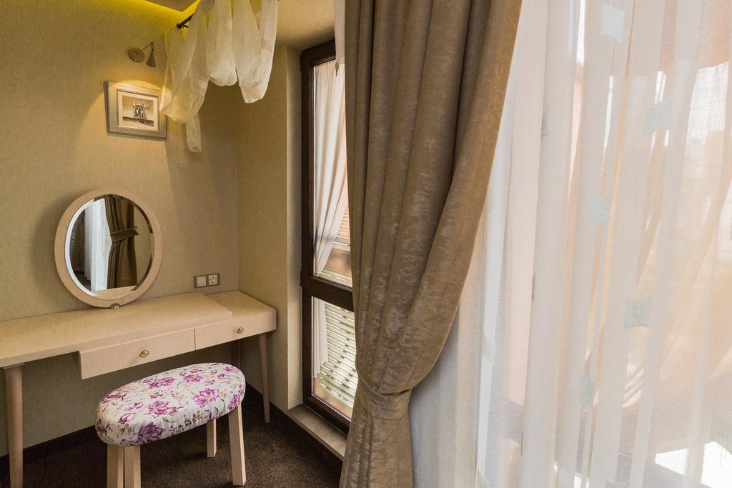 8 1/2 Art Guest House Plovdiv Bilik gambar