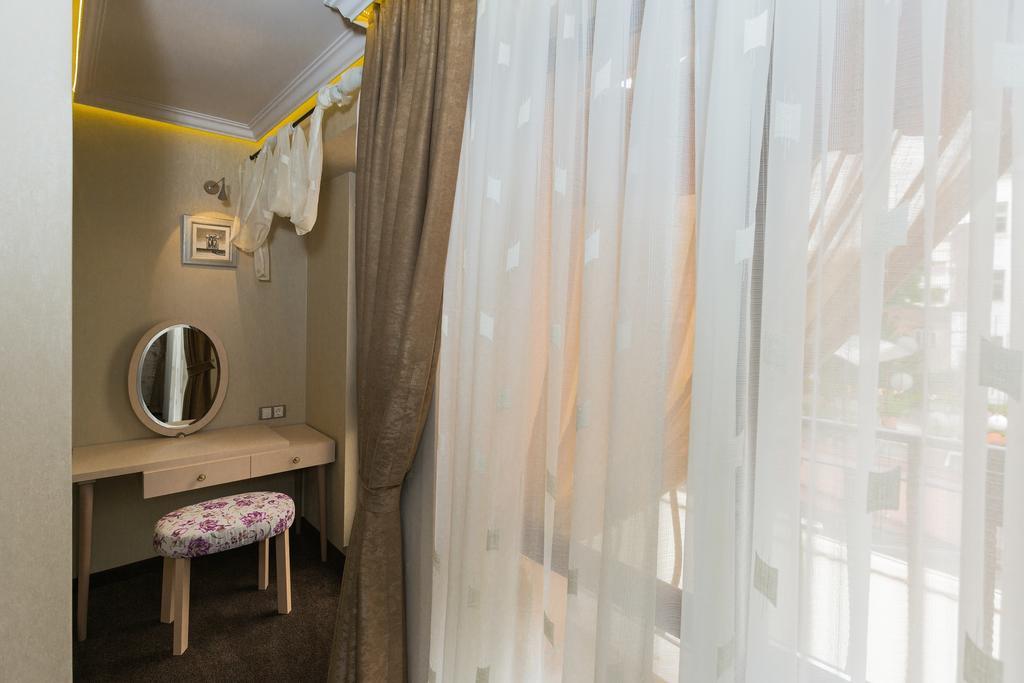 8 1/2 Art Guest House Plovdiv Bilik gambar