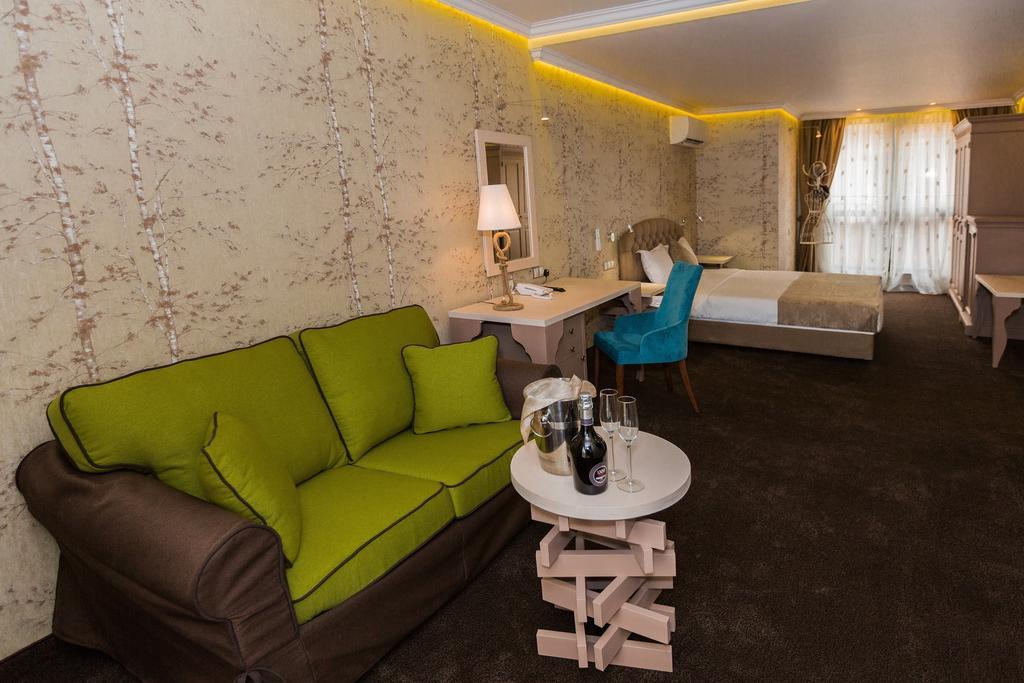 8 1/2 Art Guest House Plovdiv Bilik gambar