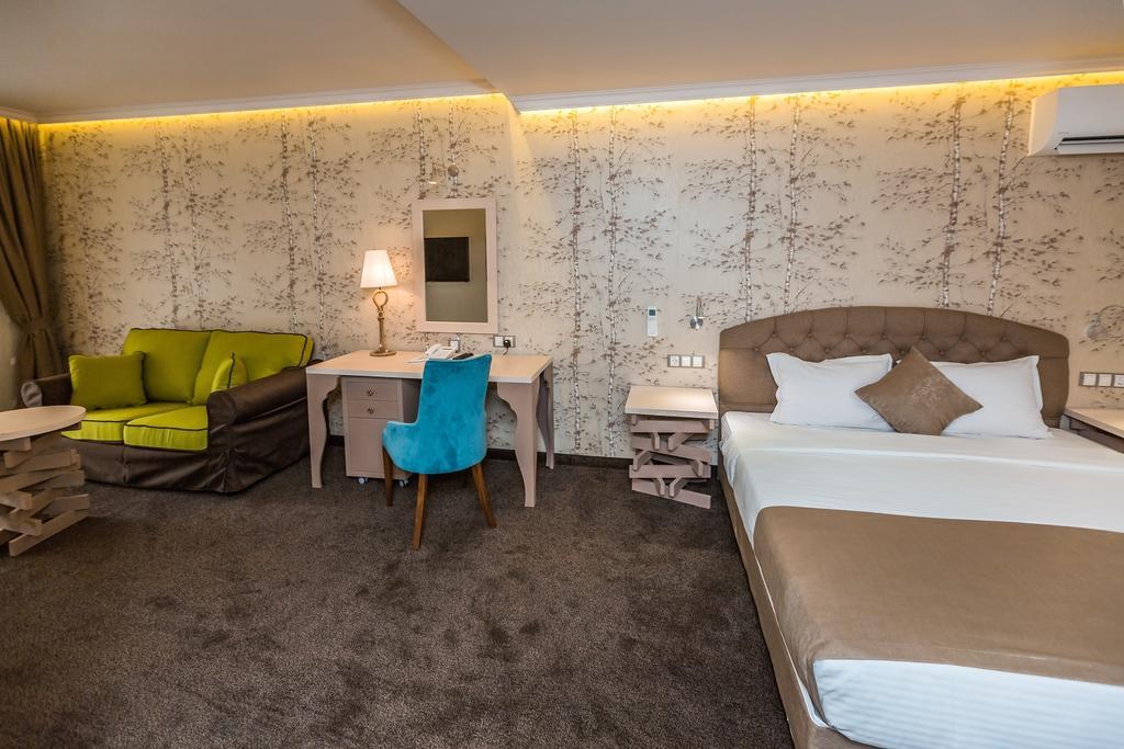 8 1/2 Art Guest House Plovdiv Bilik gambar