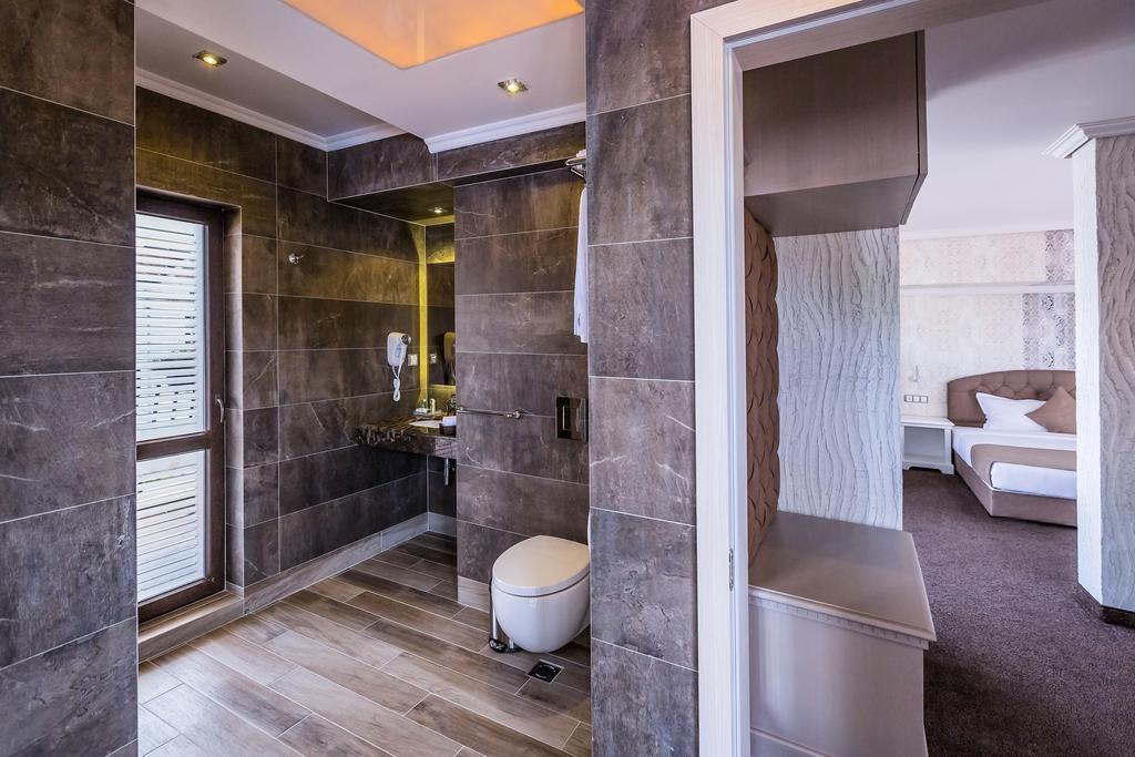 8 1/2 Art Guest House Plovdiv Bilik gambar