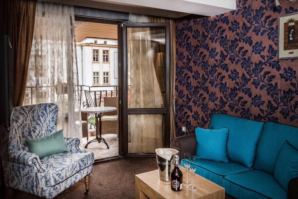 8 1/2 Art Guest House Plovdiv Luaran gambar