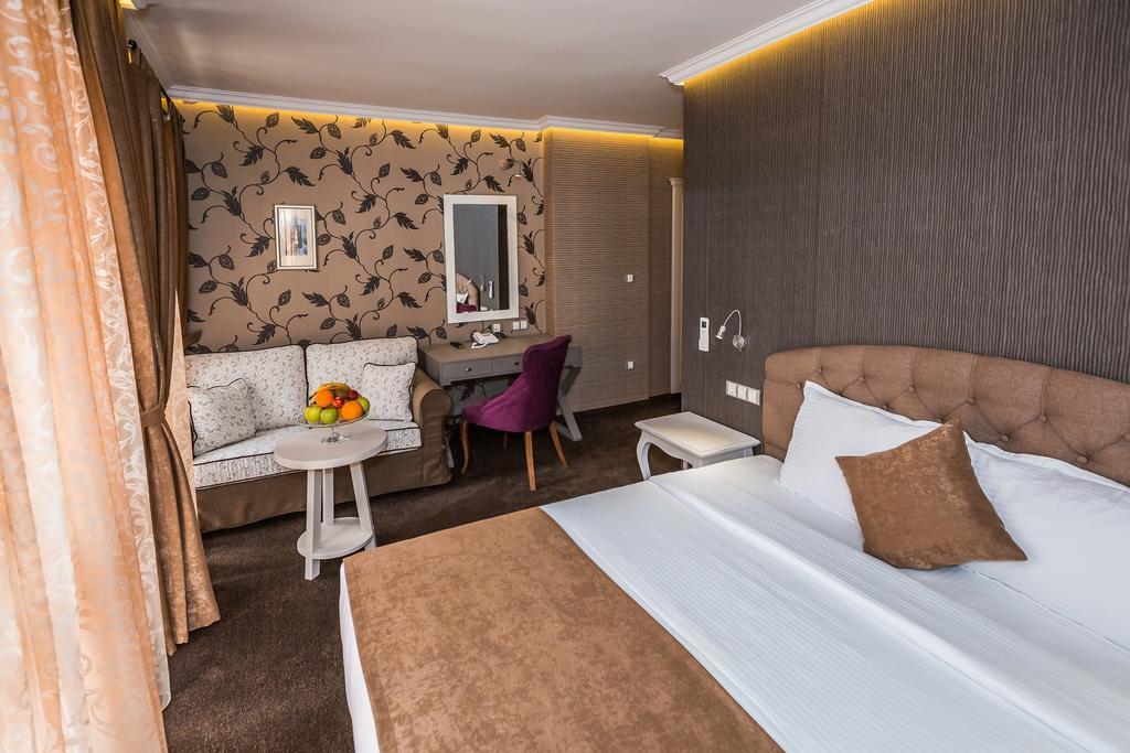 8 1/2 Art Guest House Plovdiv Bilik gambar