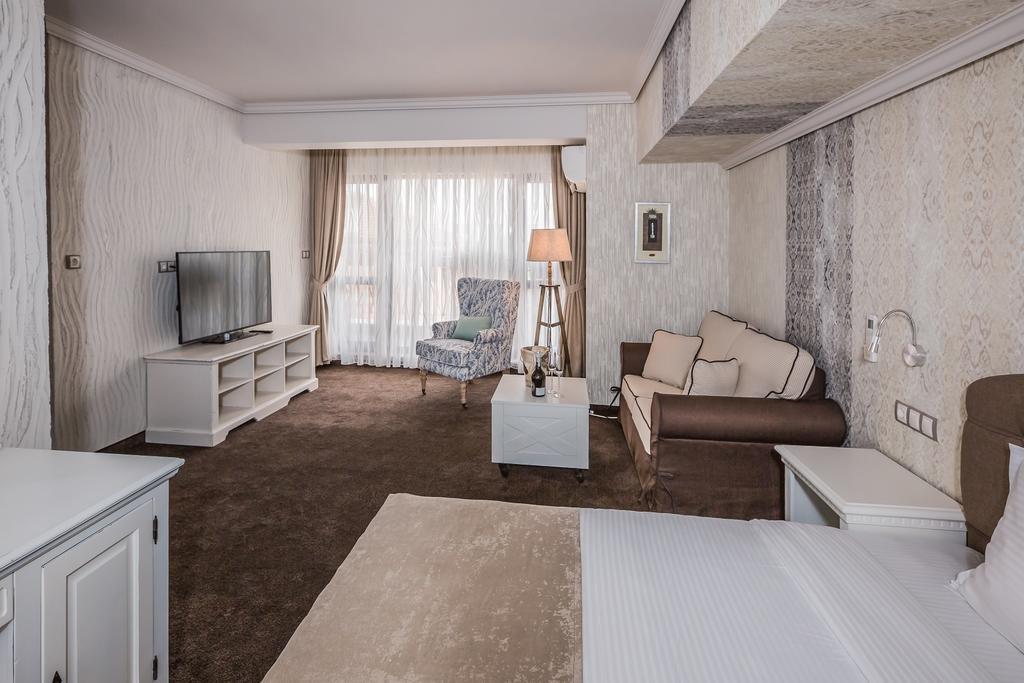 8 1/2 Art Guest House Plovdiv Bilik gambar