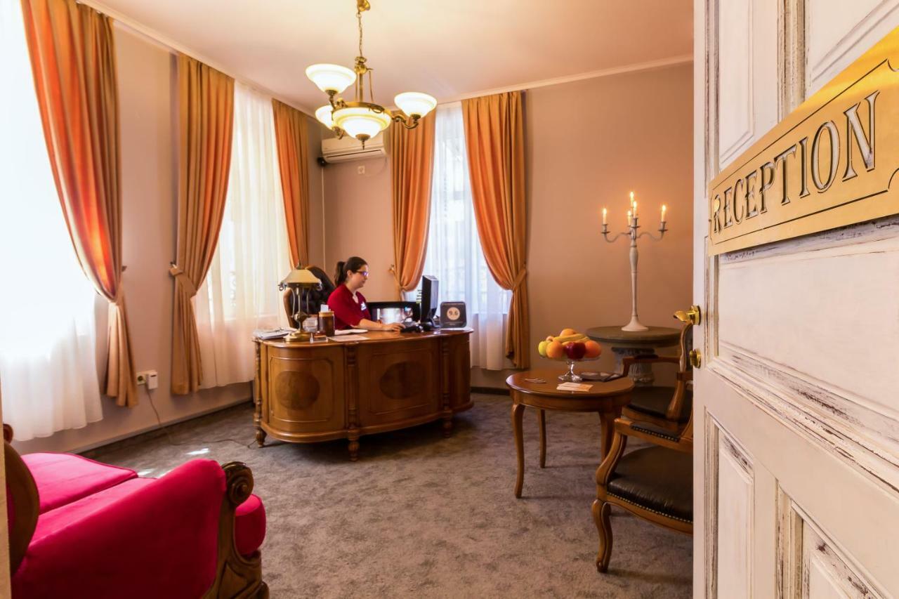 8 1/2 Art Guest House Plovdiv Luaran gambar